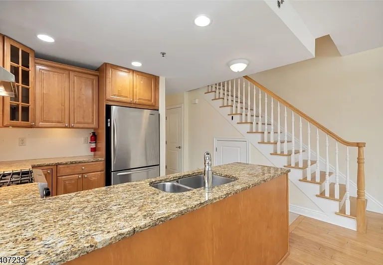 453A Springfield Ave — Photo 6