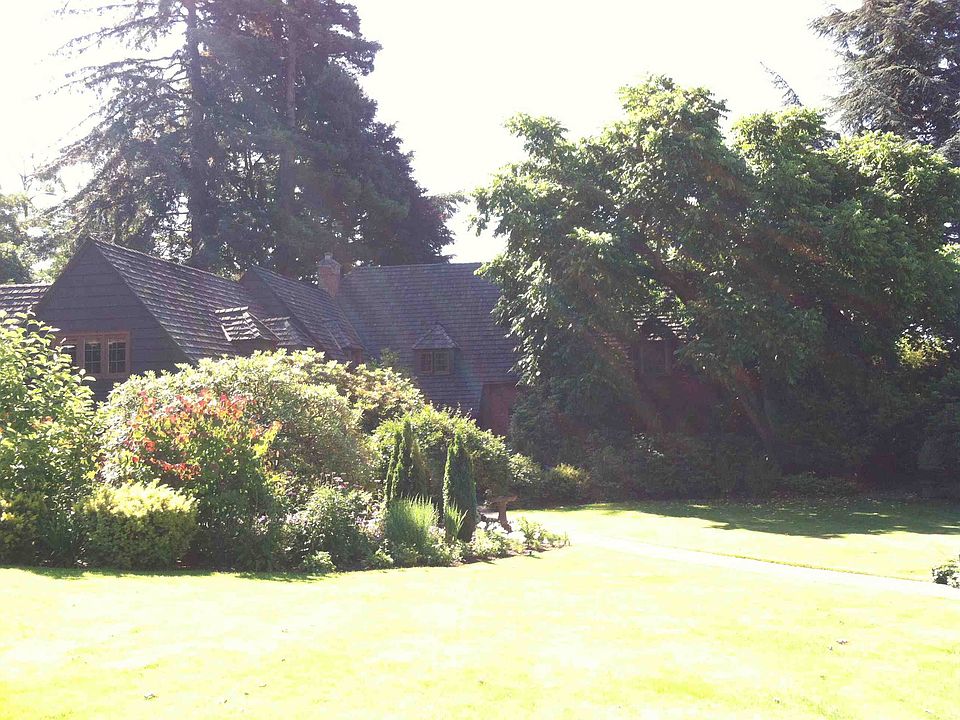 2nd image of 6007 NE Windermere Rd