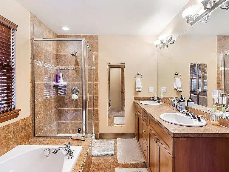 44 Linden Ln — Photo 23