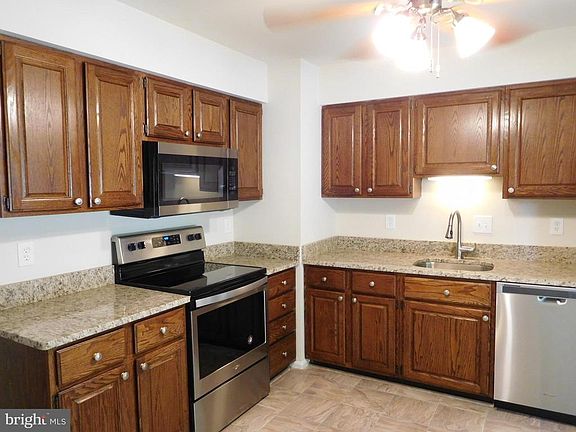 5th image of 11860 Critton Cir