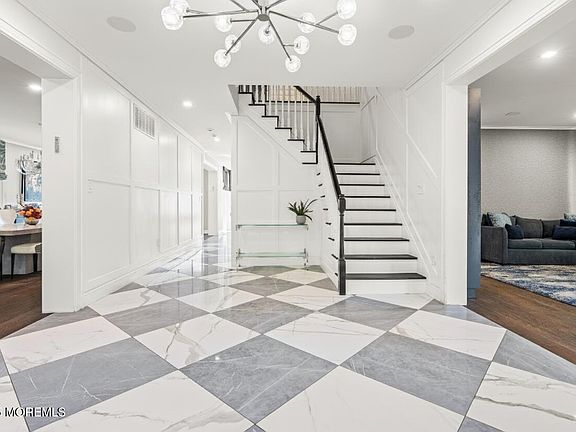 3rd image of 877 Norwood Avenue