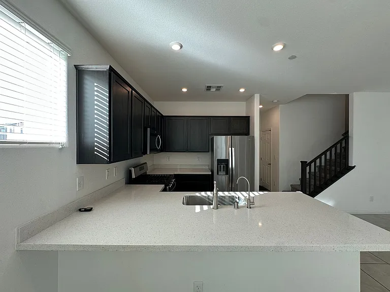 1132 Heliodor Ave — Photo 21