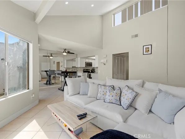 18408 Hatteras St, Tarzana, CA 91356