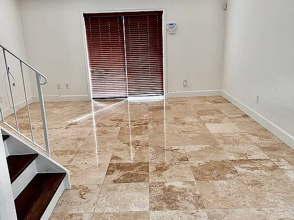 Living room Marble floors