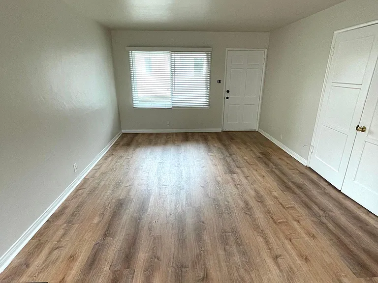 373 Termino Ave #3 — Photo 5