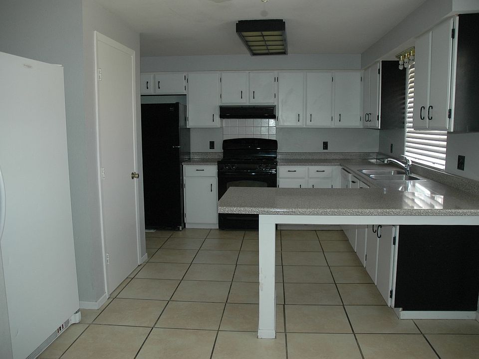 2nd image of 3190 Santa Ana Dr