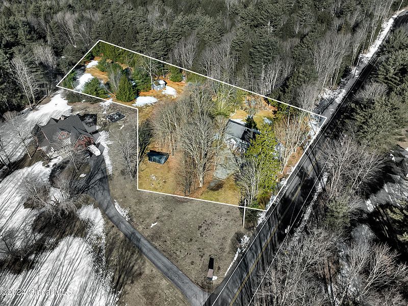 4th image of 463 Allen Road