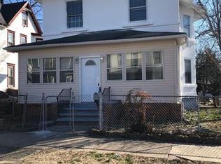 36 S 33rd St, Camden, NJ 08105