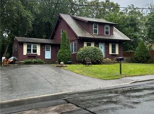 84 Phillips St, Waterford, CT 06385