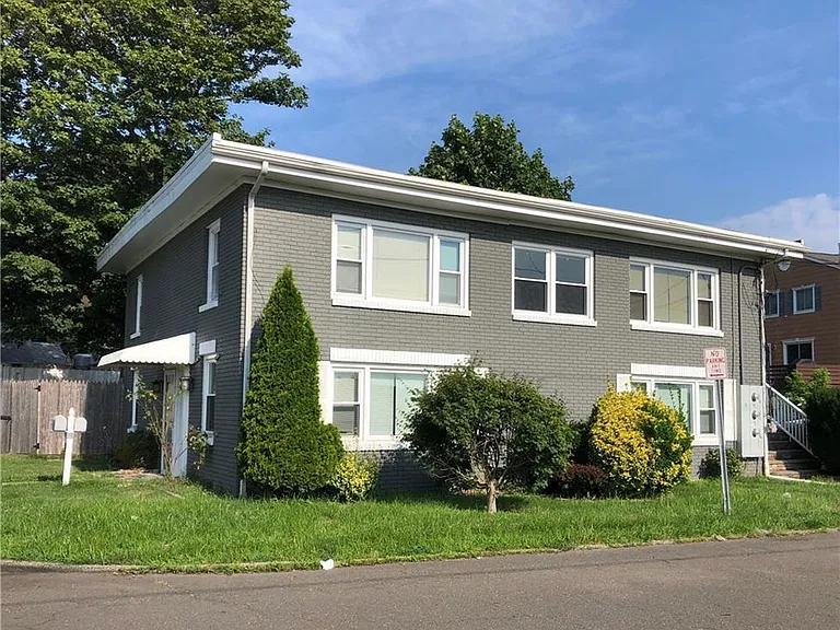 90 Iroquois Rd #A — Photo 3