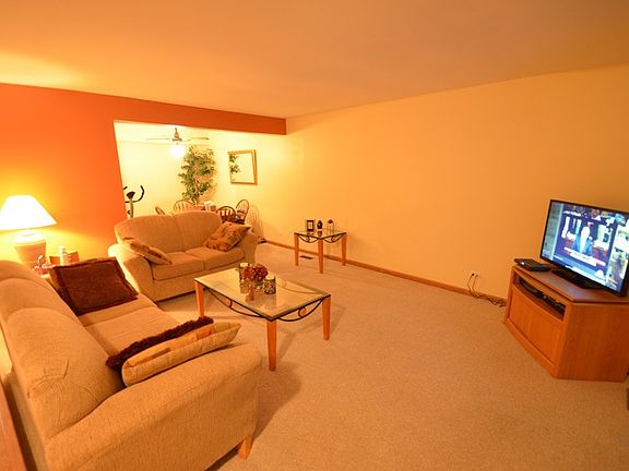 2nd image of 7832 Woodward Ave