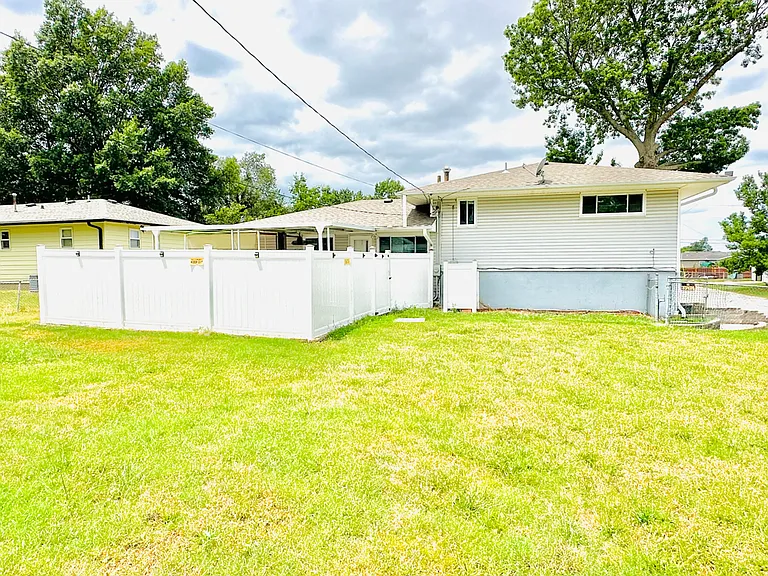 2801 Minnesota Ave — Photo 3