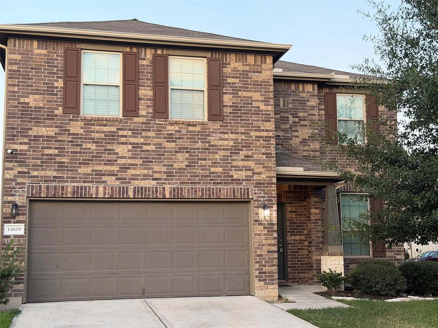 4 bed, 2.5 bath, 2508 sqft, $2,600 — Photo 2