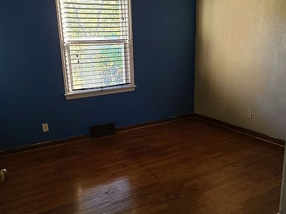 3rd image of 3635 E 46th Ter