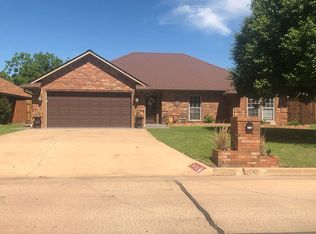 3112 Peacock Ln, Altus, OK 73521