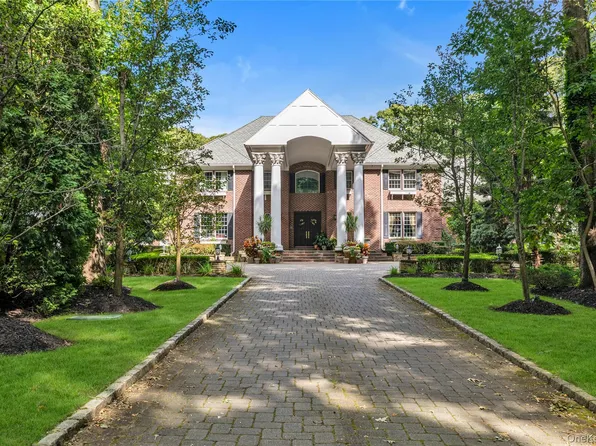 11 Danton Lane N, Lattingtown, NY 11560