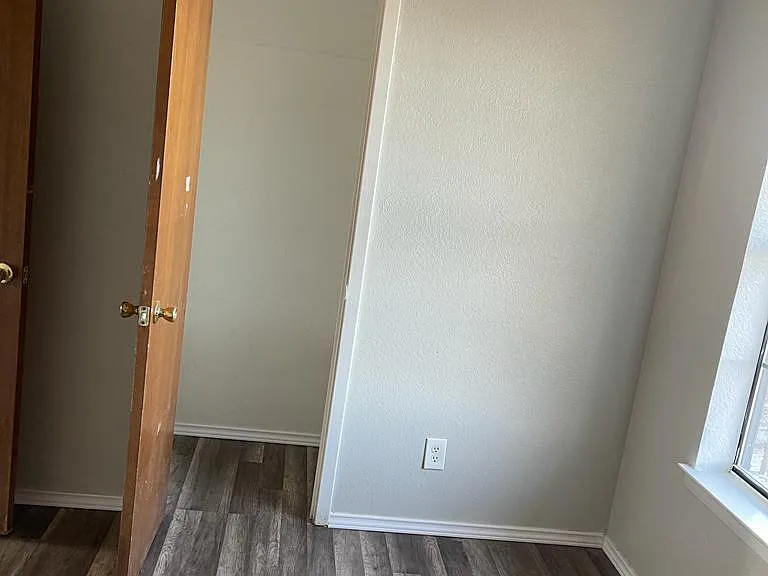 4112 FM 118 — Photo 12