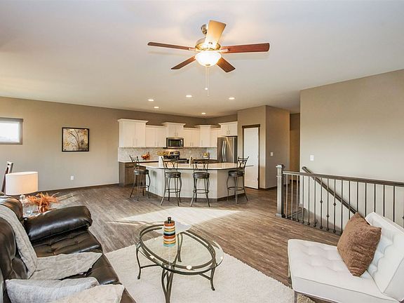 5th image of 514 Majestic Oak Ct