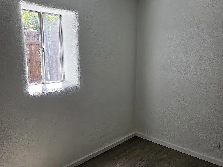 117 1/2 Jimenez St — Photo 7