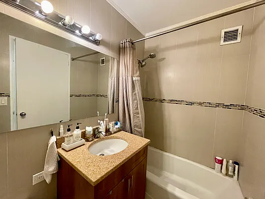 Rented by Oxford Property Group | media 7
