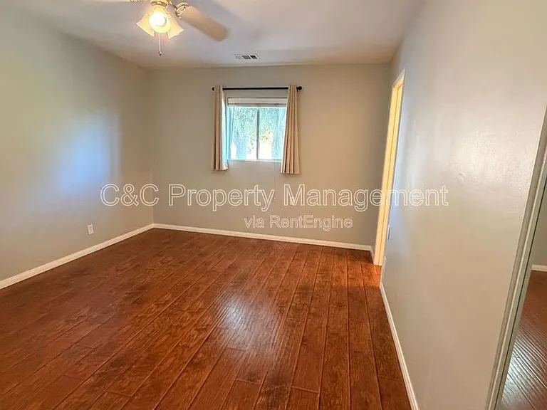410 Mira Loma Ln — Photo 10