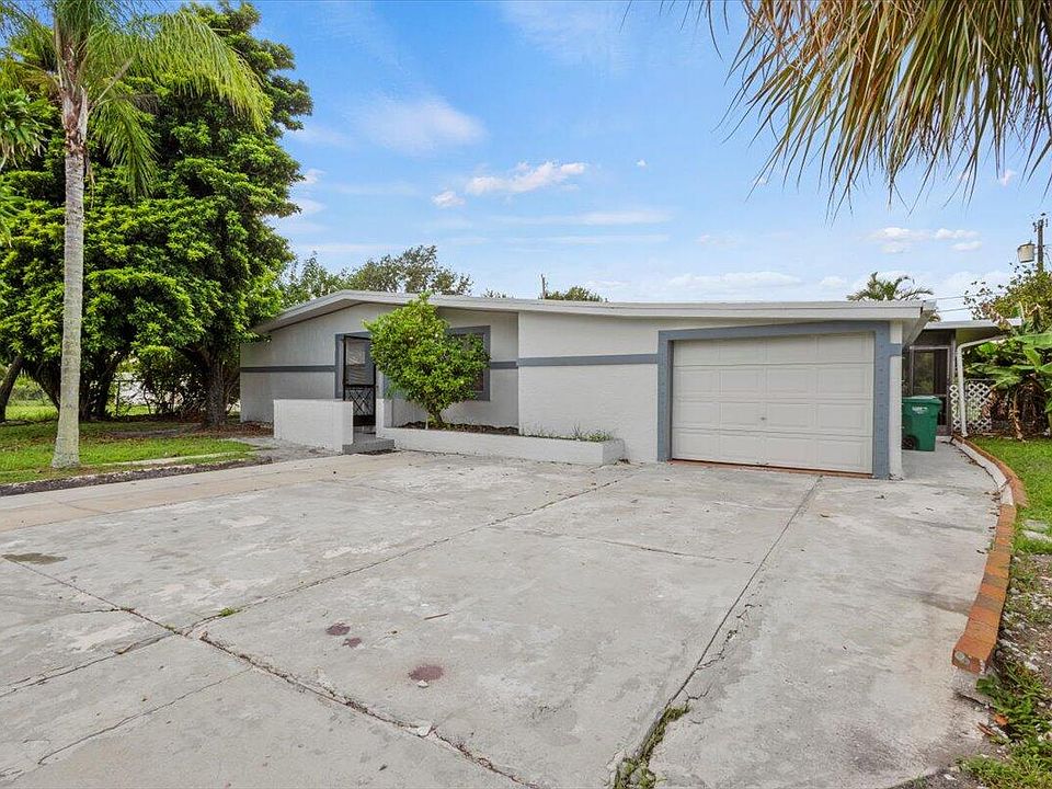 1st image of 300 Sandia Avenue
