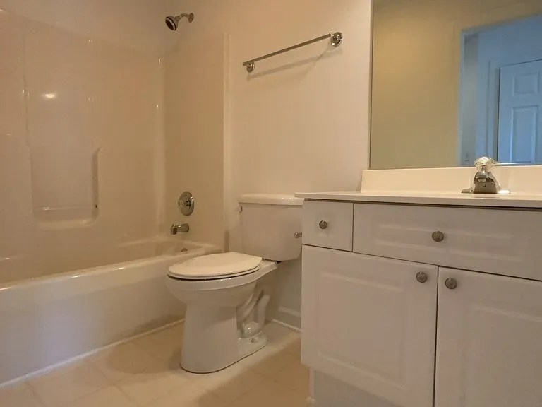 1544 Oxborough Cir — Photo 25