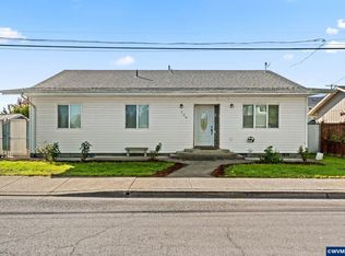 730 Burton St, Harrisburg, OR 97446