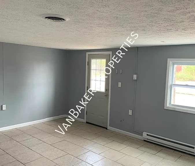 92 14th St NW #A — Photo 8