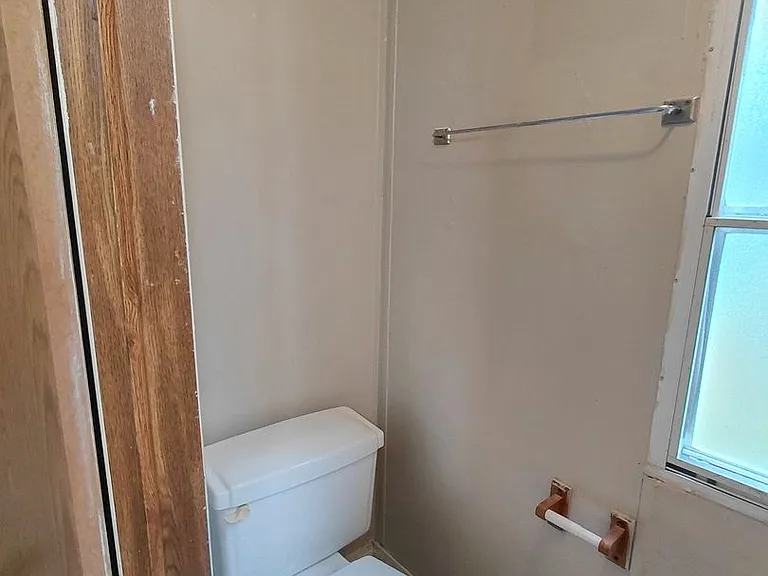 20899 Hampton Dr — Photo 5