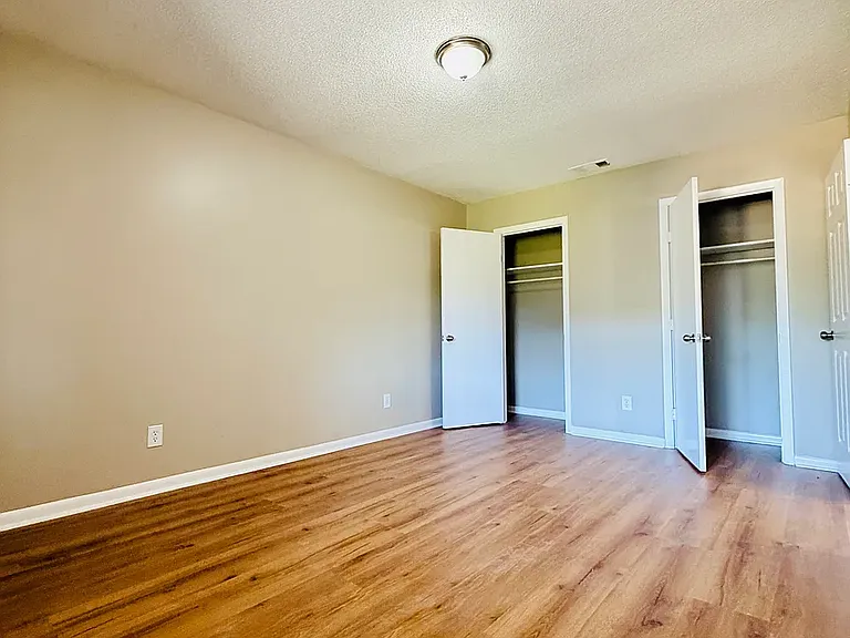 6 Almond Ct #2 — Photo 6