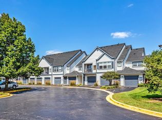 238 Brahms Cir #238, Wheaton, IL 60189