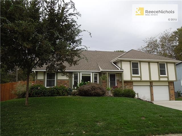 Home is located in culdesac/circle street.
