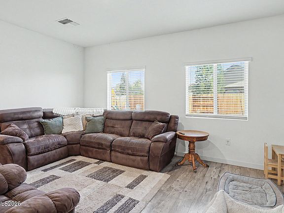 4th image of 1040 Conifer Dr
