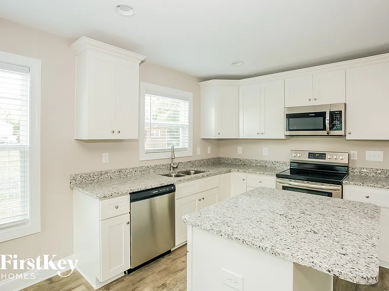 214 Parkway Ave NW — Photo 6