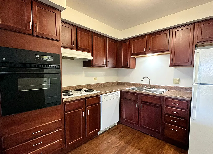 1 bed, 465 sqft, $1,182 — Photo 1