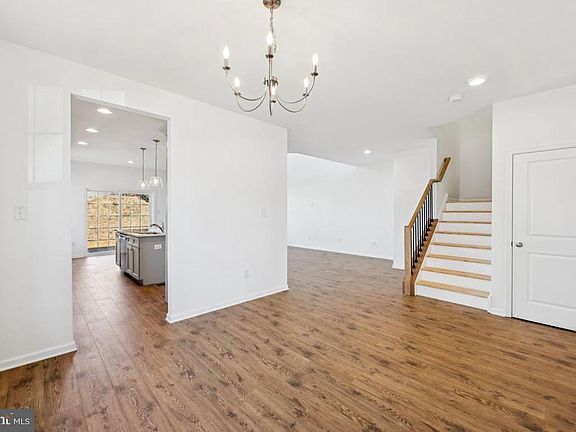 5th image of 726 Northwood Ave