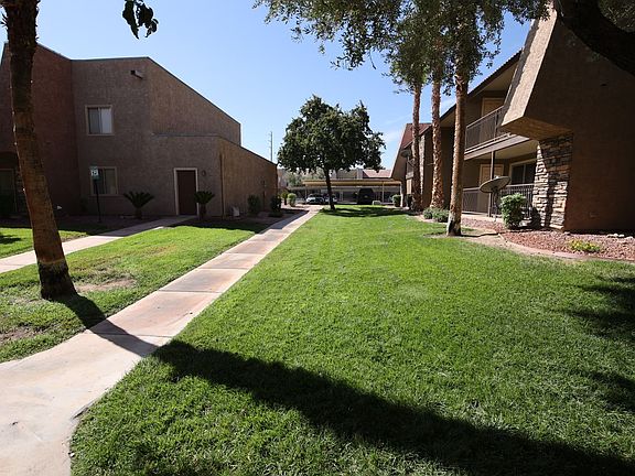3rd image of 5081 River Glen Dr Unit 115