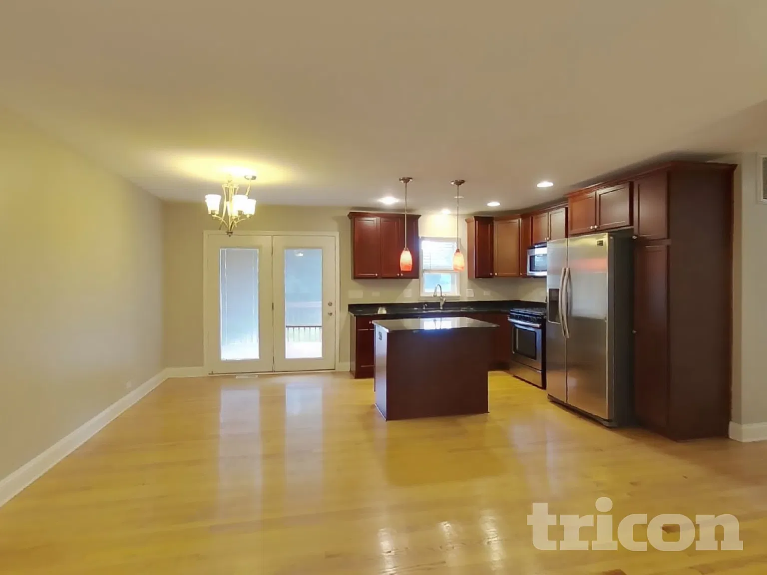 2556 Forest Glen Pkwy Woodridge IL — Photo 3