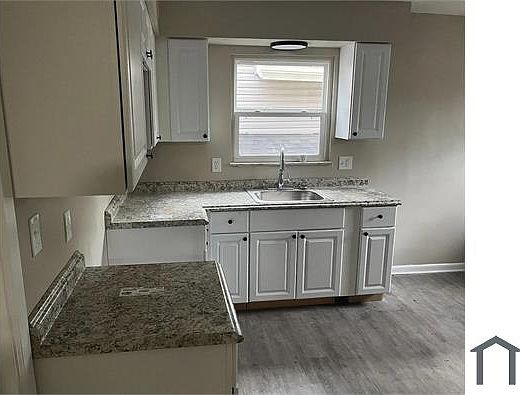 4th image of 1950 Genessee Ave #1952