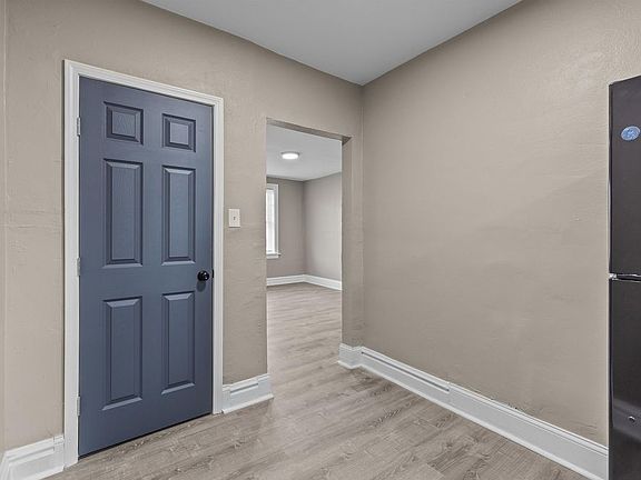 5th image of 3857 Gustine Ave #2S