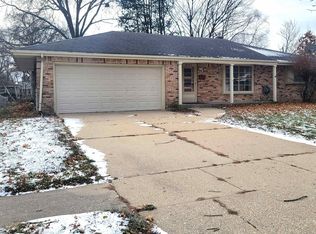 4607 Newcastle Rd, Rockford, IL 61108