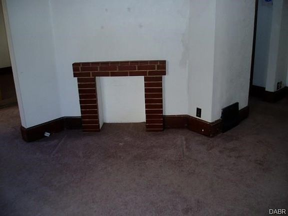 4th image of 158 Indiana Ave
