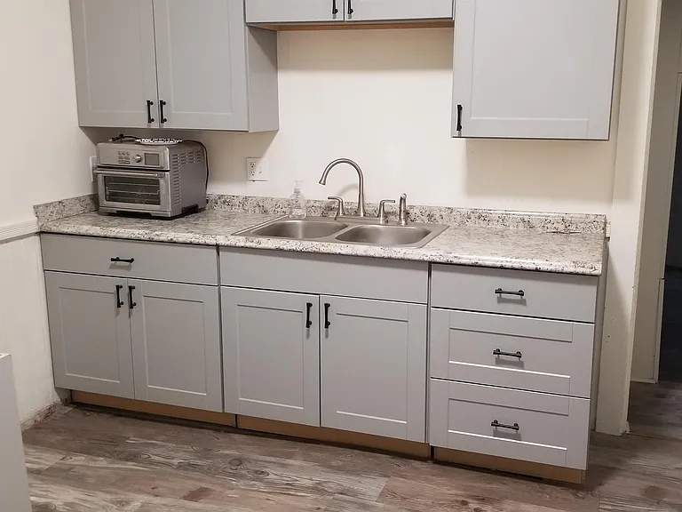 10 N Touchet St #1 — Photo 2