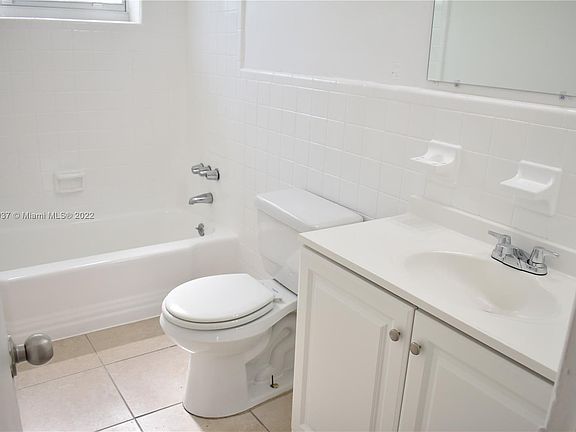 5th image of 16851 NE 21st Ave APT 15