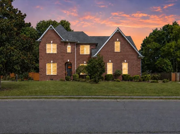 2925 Schoolside St, Murfreesboro, TN 37128