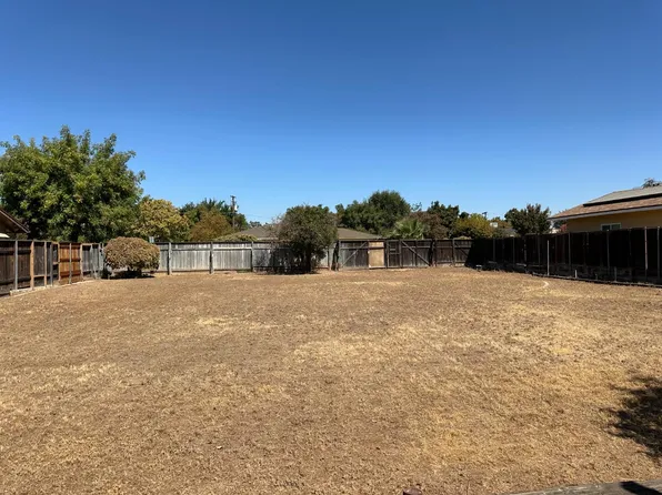1315 E Portals Ave, Fresno, CA 93710