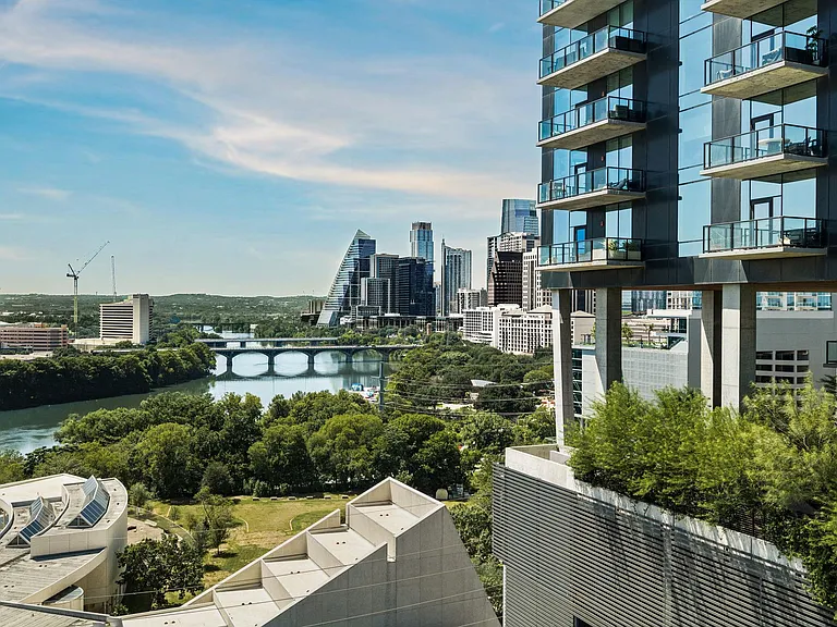 70 Rainey St #1807 — Photo 40