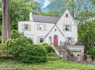 66 Valleywood Rd, Greenwich, CT 06830