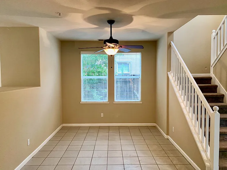 3237 Hudson Dr — Photo 5